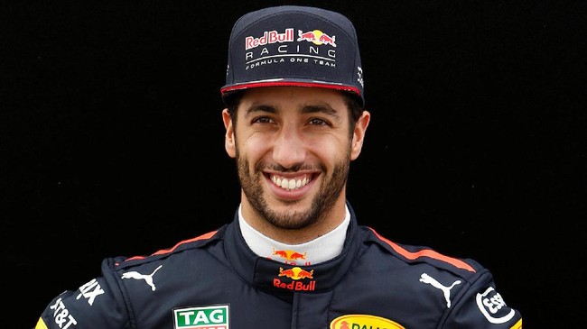 Daniel Ricciardo menjadi pebalap tercepat pada sesi latihan bebas pertama GP Bahrain yang berlangsung di Sirkuit Internasional Bahrain, Jumat (6/4).