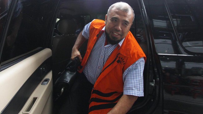 Mantan Hakim Mahkamah Konstitusi Patrialis Akbar melunasi uang Rp300 juta sebagaimana vonis Majelis Hakim Peninjauan Kembali (PK).