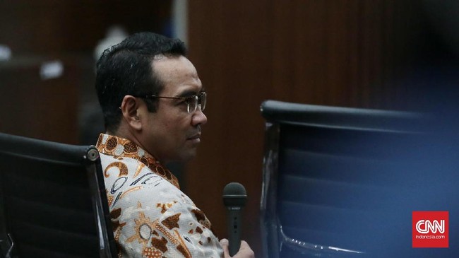 Politikus PAN, Teguh Juwarno sedianya bakal diperiksa sebagai saksi untuk tersangka mantan Direktur Utama PT Sandipala Arthaputra Paulus Tannos.