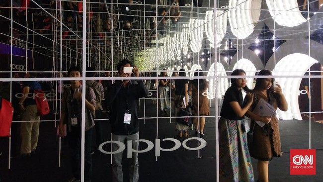 Oppo Indonesia bermaksud membangun pusat layanan menjadi 200 unit dari Sabang hingga Merauke sepanjang tahun 2017.