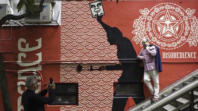 Bagi turis yang gemar berfoto, berikut sejumlah lokasi seni jalanan yang mengesankan di Hong Kong.