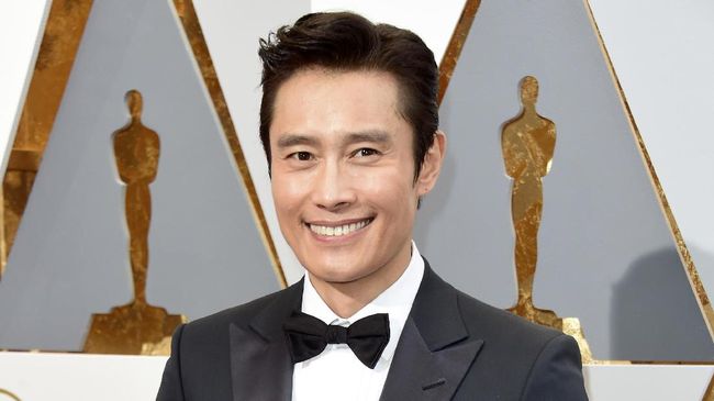Aktor Lee Byung Hun dilaporkan dibayar hampir Rp2 miliar per episode drama terbarunya yang akan disiarkan tvN, 'Mr. Sunshine.'