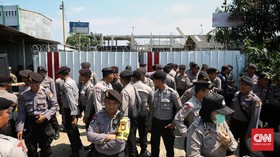 Dijaga Polisi, Pembangunan Gereja Santa Clara Tetap Berlanjut