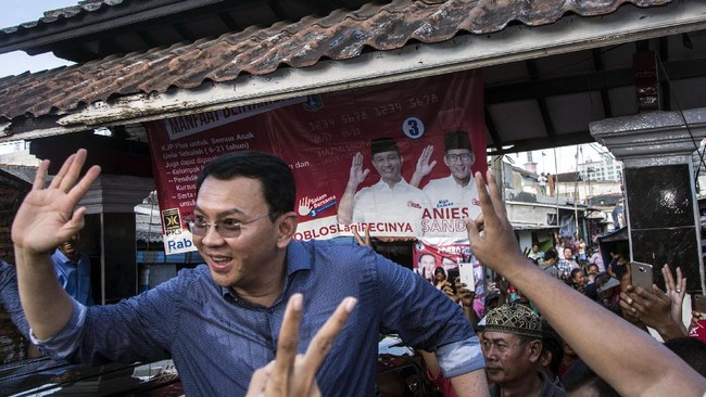 Ahok punya kesempatan merengkuh hati pemilih saat membacakan nota pembelaan yang disiarkan langsung H-2 pencoblosan.