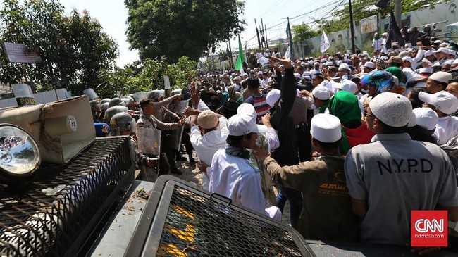 Komnas HAM menyatakan kabupaten/kota lebih produktif menghasilkan kebijakan diskriminatif terhadap keyakinan. Pemerintah dianggap terjebak budaya sektarian.