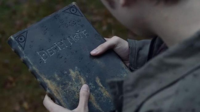 Netflix menggarap ulang film Death Note. Namun, mereka diprotes karena mengubah set lokasi dan karakter menjadi terlalu kebarat-baratan.