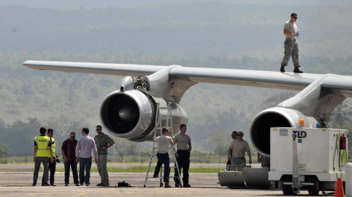Pria Tewas Tersedot Mesin Pesawat di Bandara Italia