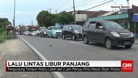 Libur Panjang, Lalu Lintas Menuju Wisata Pantai Anyer Macet