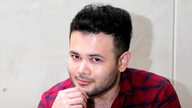 Anak Rhoma Irama, Ridho Rhoma mengaku kepada penyidik baru pertama kali mengonsumsi ekstasi saat di Bali.