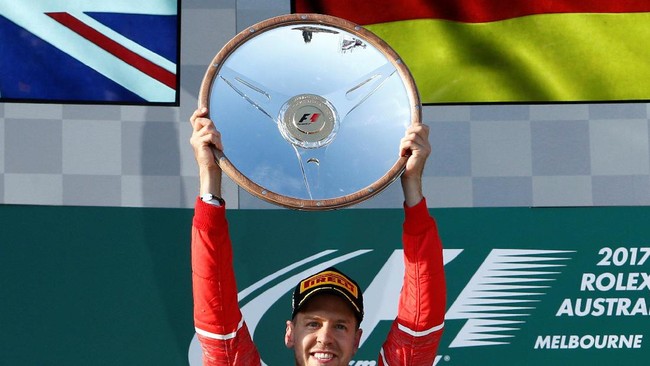 Pebalap Ferrari Sebastian Vettel mengaku tak percaya bisa menjuarai seri pertama Formula 1 2017. Ia sukses menjadi yang tercepat mengalahkan Lewis Hamilton.