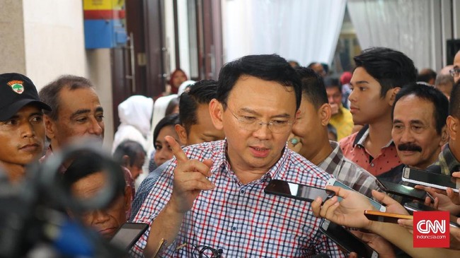 Dalam acara ulang tahun Agung Laksono, Setya mengajak untuk memilih Ahok di Pilkada Jakarta. Ia menyebut Ahok selama ini telah memperjuangkan Islam.
