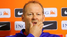 Blind Isyaratkan Mundur dari Kursi Pelatih Timnas Belanda