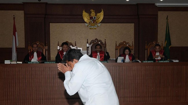 Rajamohanan terbukti menyuap pejabat pajak Handang Soekarno Rp1,9 miliar terkait permasalahan pajak perusahaannya.
