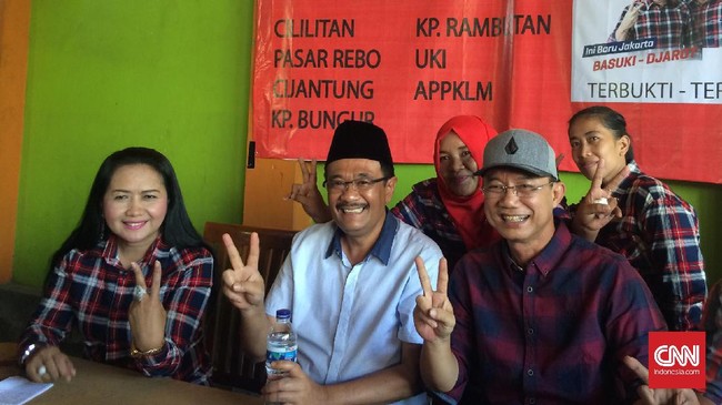 Dia menuturkan jika PKL berjualan pada jam 17.00-18.00, maka dapat menyebabkan kemacetan. Berjualan juga dapat dilakukan di kantor-kantor pemerintahan.
