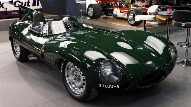 Dua merek bersejarah mencatatkan diri jadi mobil termahal di dunia, Jaguar dan Shelby Cobra. Berapakah harga yang ditebus untuk dua mobil itu?