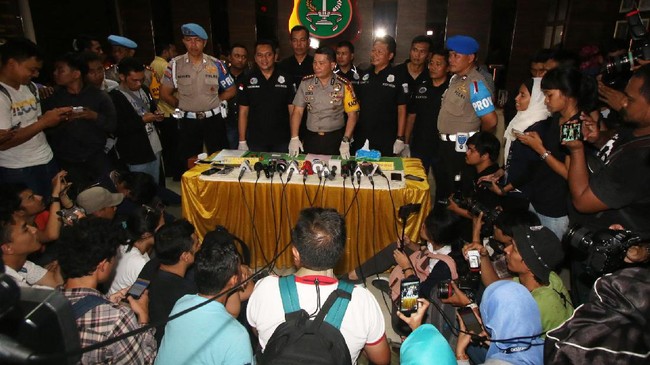 Sang manajer Daminana Artanti menyatakan kondisi Ridho saat ini sedang menurun. Emosi anak dari Raja Dangdut Rhoma Irama itu pun tak stabil.