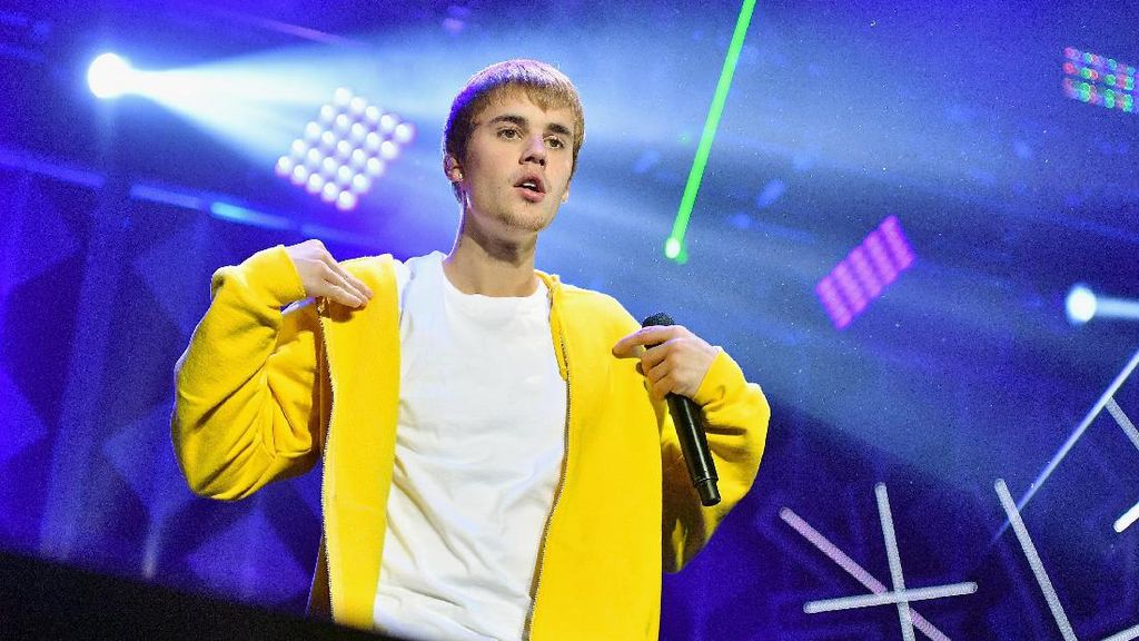 Justin Bieber Batalkan Konser Karena Stres