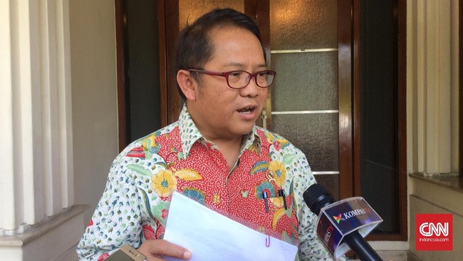 Palapa Ring Paket Timur menghubungkan 35 kabupaten dan kota di seperti Nusa Tenggara Timur, Maluku, Papua, dan Papua Barat.