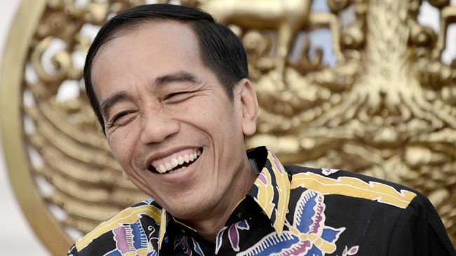 Presiden Jokowi membuka kemungkinan untuk datang secara tiba-tiba jika ada waktu luang untuk menonton konser grup rock Guns N'Roses, Kamis (8/11), di GBK.