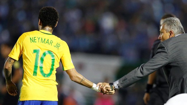 Neymar yakin dengan performa yang ditunjukkan timnas Brasil saat ini, maka bukan hanya Lionel Messi yang terpesona pada skuat Selecao