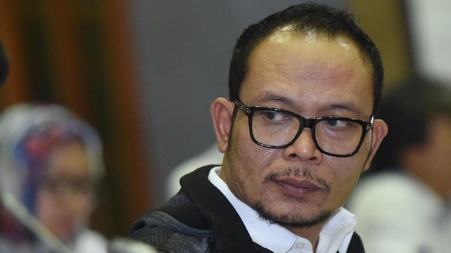 Kementerian Ketenagakerjaan melempar tugas peleburan BPJS Ketenagakerjaan kepada Kementerian Pemberdayaan Aparatur Negara dan Reformasi Birokrasi.