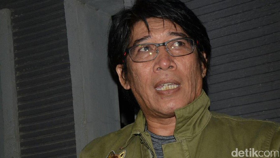 Komedian Parto 'Patrio' termasuk sosok artis yang jarang bicara masalah pribadi. Kini ia blak-blakan masalah perceraian.