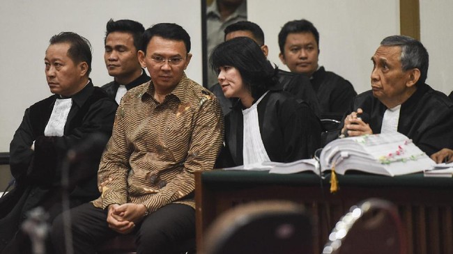 Tim Advokasi Ahok menyatakan siap dengan segala putusan majelis hakim Pengadilan Negeri Jakarta Utara dalam menyikapi usulan rencana penundaan sidang.