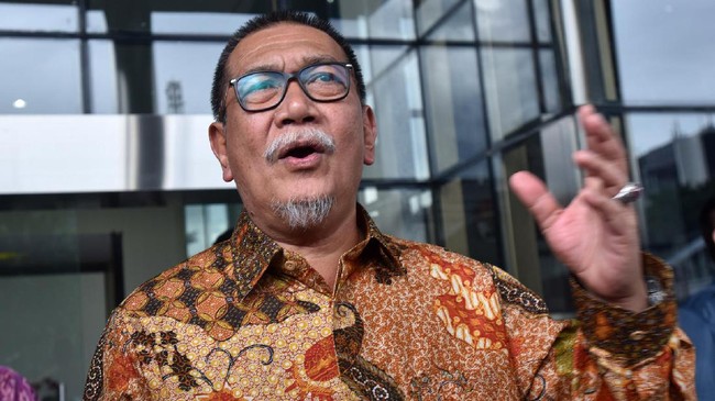 Ketua Umum PAN Zulkifli Hasan mengaku masih tertarik untuk mengusung Deddy Mizwar di Pilgub Jabar, meskipun telah menyatakan berkoalisi dengan PKS dan Gerindra.