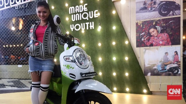 Secara keseluruhuan, Honda Scoopy didesain di Indonesia dan ditargetkan terjual 55 ribu unit per bulannya untuk memimpin segmen skutik retro.