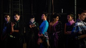 Mengintip Belakang Panggung China Fashion Week