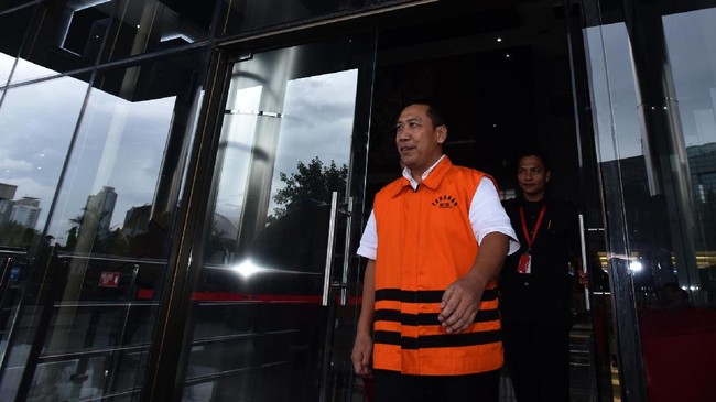 Perantara suap uji materi UU Ternak, Kamaludin mengaku menerima uang US$20.000 dari seorang pengusaha. Uang itu untuk bermain golf dengan Patrialis Akbar.