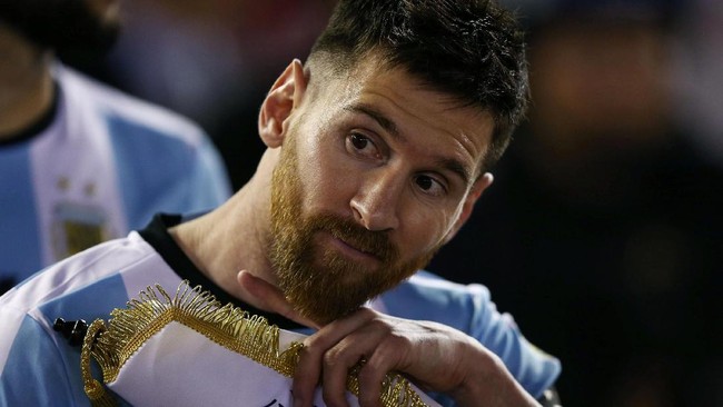 FIFA akhirnya mencabut larangan bermain empat pertandingan bersama timnas Argentina yang sebelumnya dijatuhkan kepada Lionel Messi.