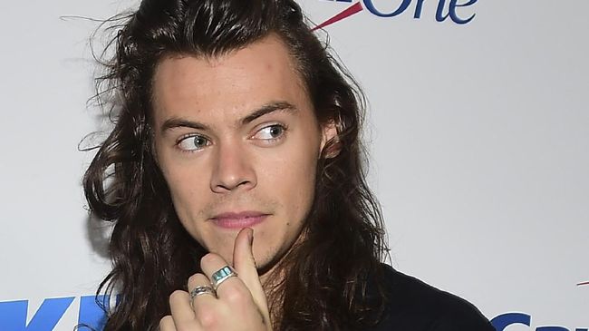 Harry Styles akhirnya merilis lagu baru yang sudah ditunggu-tunggu penggemar, karena itu karya solo perdananya.