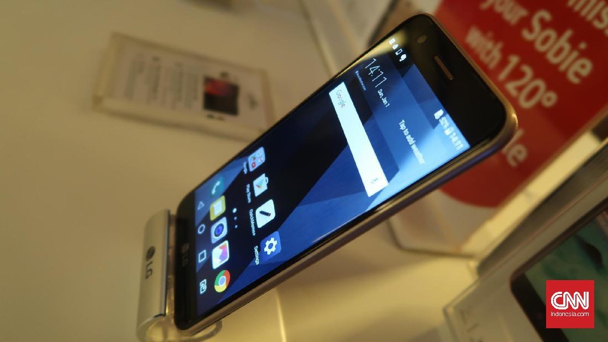 Sudut Lebar Kamera Depan LG K10