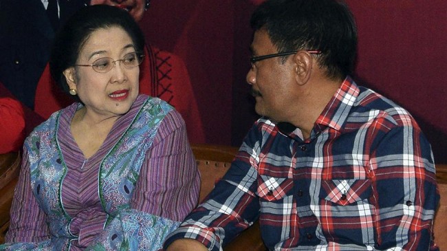 Ketua PDIP Buka Suara soal Bursa Calon Sekjen pada Kongres Partai Djarot mengatakan pemilihan sekjen adalah kewenangan prerogratif Megawati nan a kan kembali dikukuhkan menjadi ketua umum partai tersebut dalam kongres tersebut.