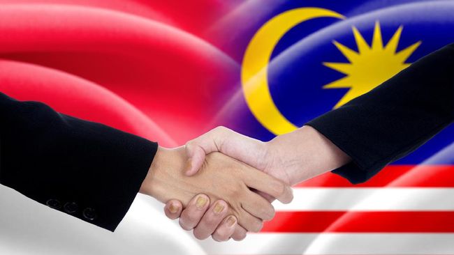 Memiliki budaya yang serumpun, Indonesia menggandeng Malaysia untuk mengusung pantun menjadi warisan budaya tak benda dunia versi UNESCO.