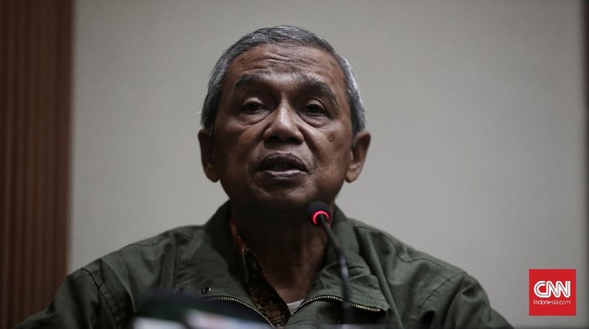 Mantan pimpinan Komisi Pemberantasan Korupsi meminta pemerintah dan dewan menghentikan pembahasan revisi undang-undang KPK. 