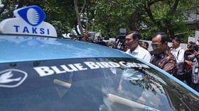 Blue Bird Akui Aturan Taksi Online Menguntungkan Perusahaan