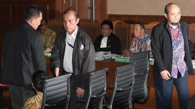 Novel Baswedan saat ini dirawat di Rumah Sakit Mitra Keluarga Kelapa Gading, Jakarta Utara. Ia disiram air keras oleh orang tak dikenal.