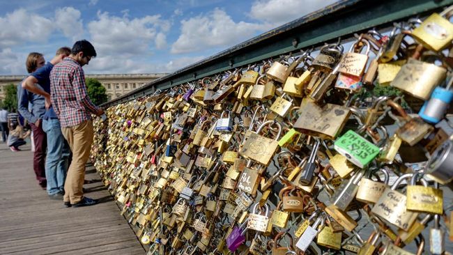 Tak perlu jauh-jauh ke Paris, karena Jembatan Cinta akan dibangun di Nusa Dua, sebagai penanda eratnya hubungan kerja sama Perancis dan Indonesia.