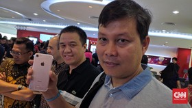 Ada Aksi 313, Antrean iPhone 7 Tetap Mengular