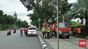 Mobil Komando Aksi 313 Siaga di Bundaran Patung Kuda