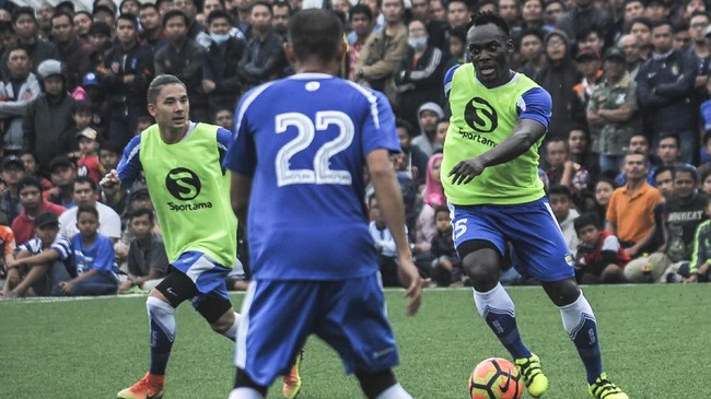 Pelatih sementara Persib, Herrie Setyawan, akan meminta persetujuan mengenakan pita hitam dalam pertemuan teknis pertandingan hari ini, Jumat (28/7).