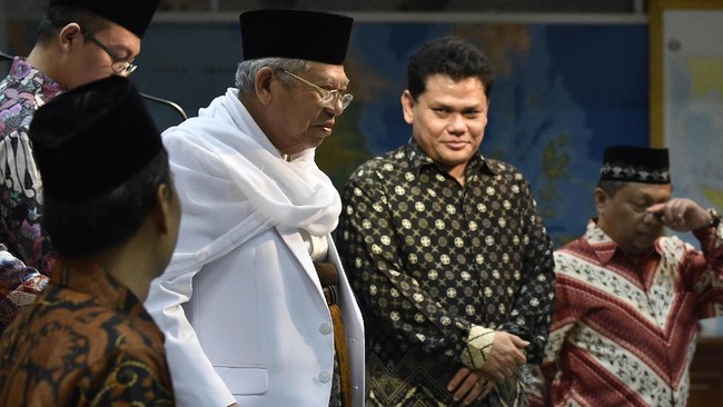 Dipertemukannya tim sukses dua pasangan cagub/cawagub DKI Jakarta dinilai bisa menurunkan ketegangan di Pilkada jelang pemungutan suara.