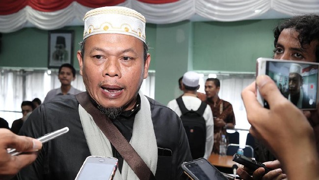 Tensi darah Al Khaththath sempat mencapai 200/120. Polisi akhirnya membawa Al Khaththath ke Rumah Sakit Brimob Kelapa Dua untuk mendapat perawatan.