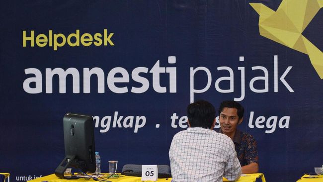 Stafsus SMI Ungkap Beda Program Kepatuhan dengan Tax Amnesty Pemerintah tengah merancang program peningkatan kepatuhan membayar pajak secara sukarela yang berbeda dengan amnesti pajak (tax amnesty) pada 2016.