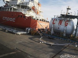 Jokowi Beri Tugas Pertamina Bangun Infrastruktur Regasifikasi LNG