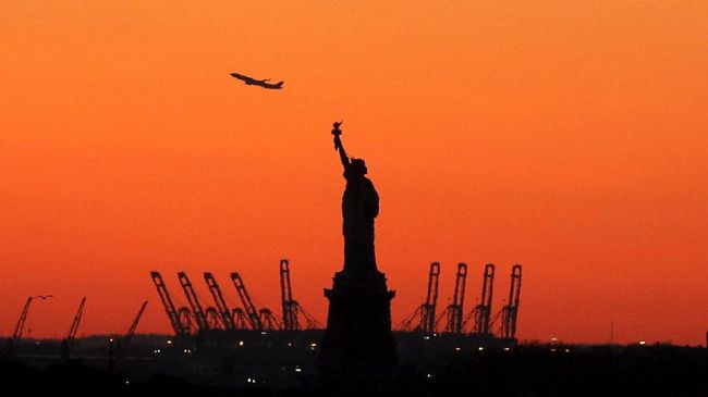 Saya ingin mengusir pandangan negatif bahwa perempuan Indonesia hanya bisa datang ke Amerika jika dinikahi oleh pria dari sini.