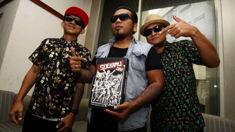Jumat (30/3/2017) kemarin, Endank Soekamti meramaikan perayaan Hari Film Nasional 2017 dengan meluncurkan behind the scene film ‘Vlogfest 2016’.