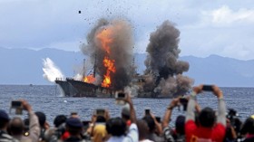 Lima Kapal Nelayan Asing Ditenggelamkan di Kepri